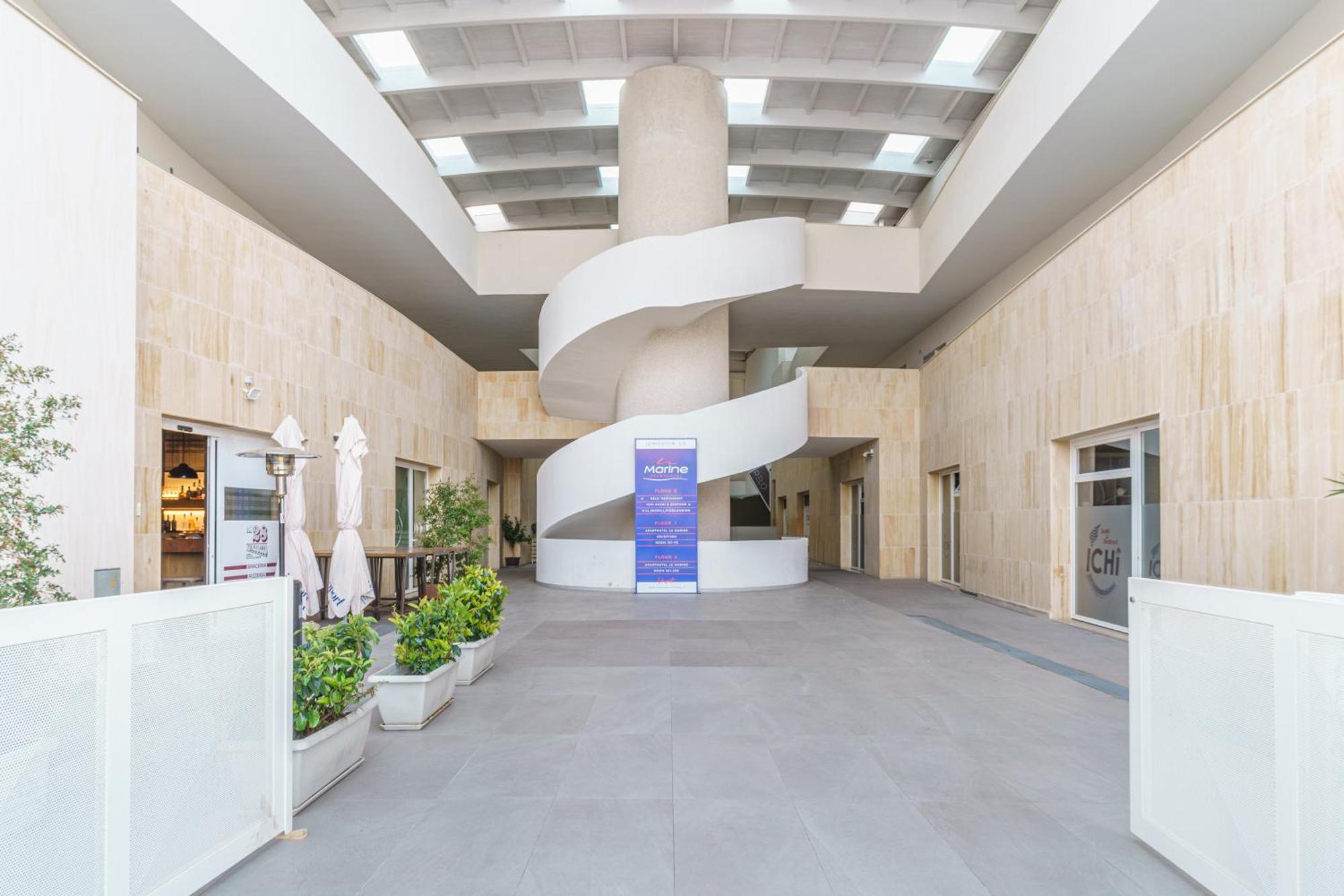 Aparthotel Le Marine Bisceglie Buitenkant foto